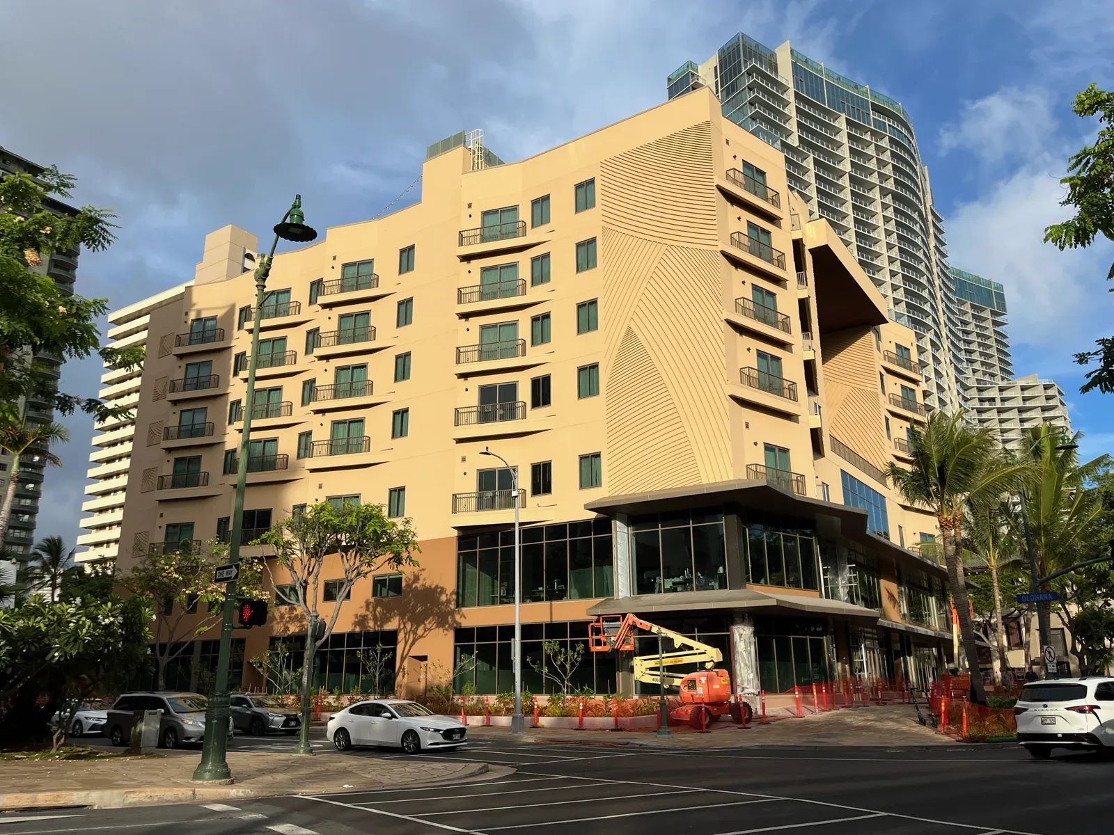 Two curved decorative panels bring a repeating pattern and changes in direction to the façade. The numbered callouts identify the panels completed by Decorawall.